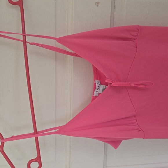 Pink dress - Picture 2 of 3